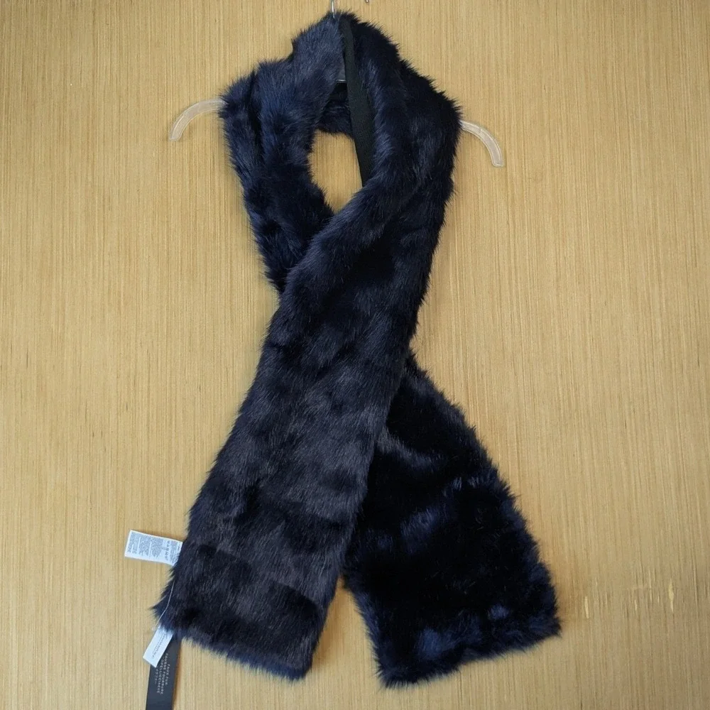 Banana Republic Navy Blue Faux Fur Scarf Pull Through Stole NWT